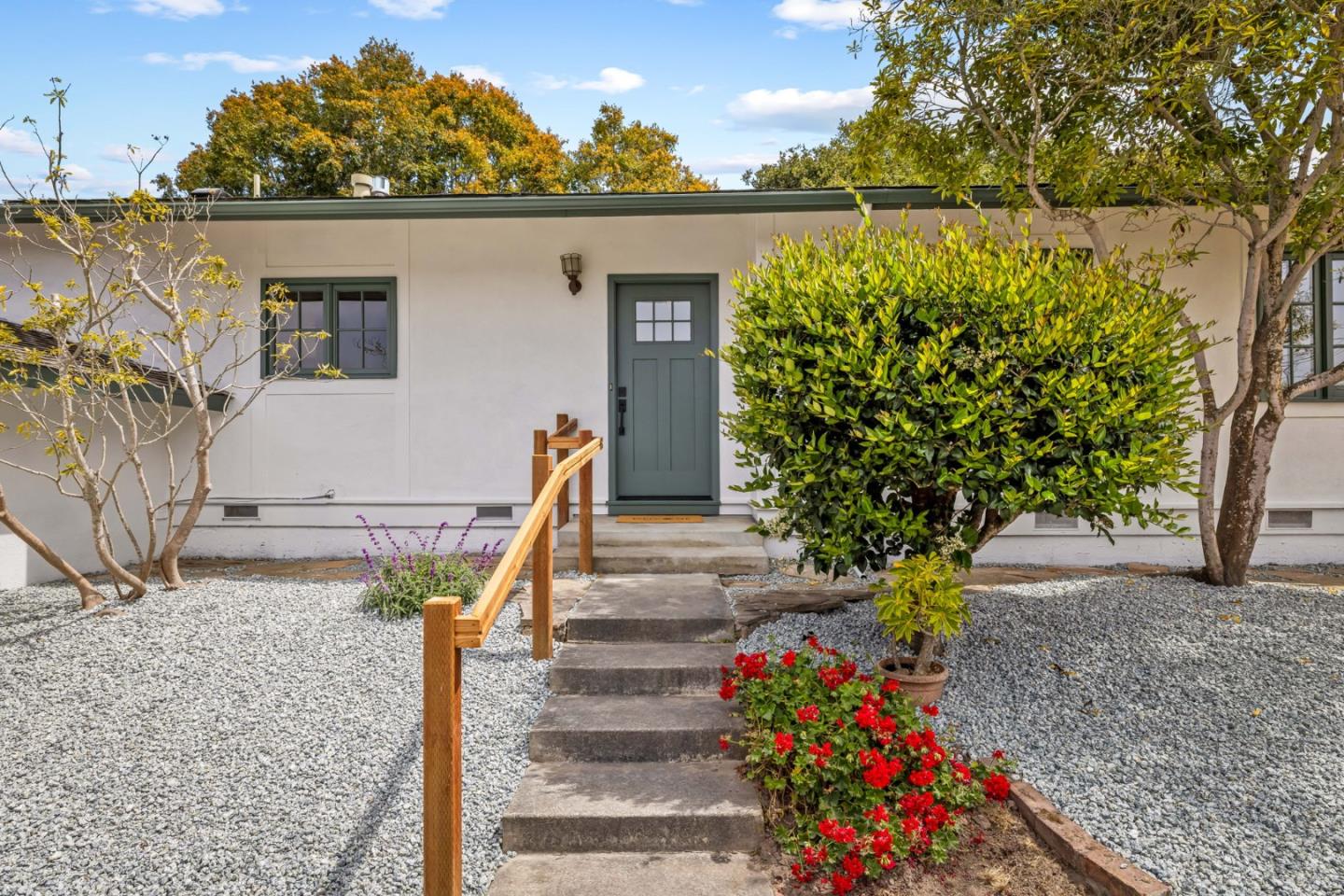 Detail Gallery Image 4 of 40 For 2074 Marsala Cir, Monterey,  CA 93940 - 4 Beds | 2 Baths