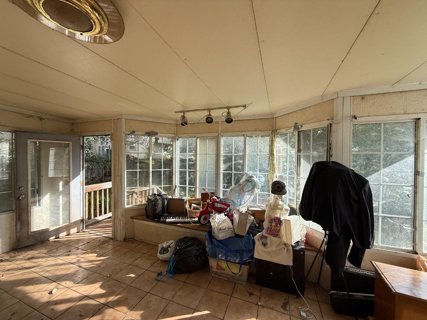 Detail Gallery Image 3 of 4 For 4621 Kaphan Ave, Oakland,  CA 94619 - 2 Beds | 1 Baths