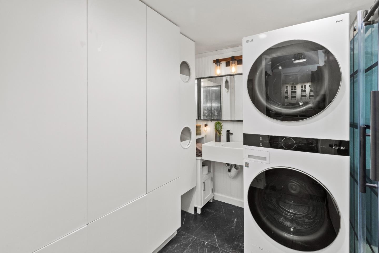 Detail Gallery Image 17 of 36 For 950 Noe St, San Francisco,  CA 94114 - – Beds | – Baths