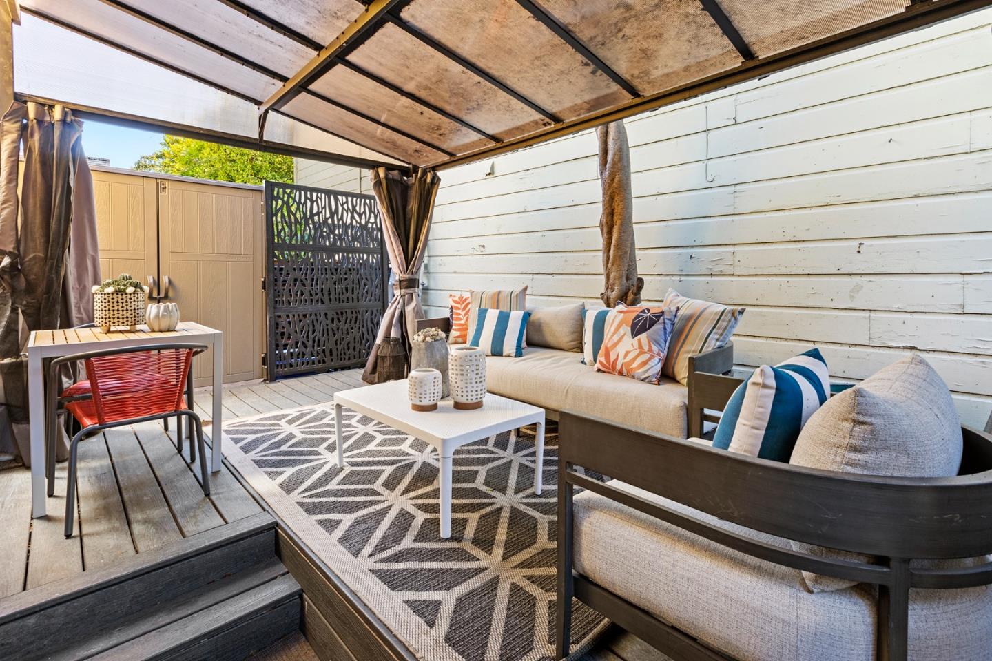 Detail Gallery Image 25 of 36 For 950 Noe St, San Francisco,  CA 94114 - – Beds | – Baths