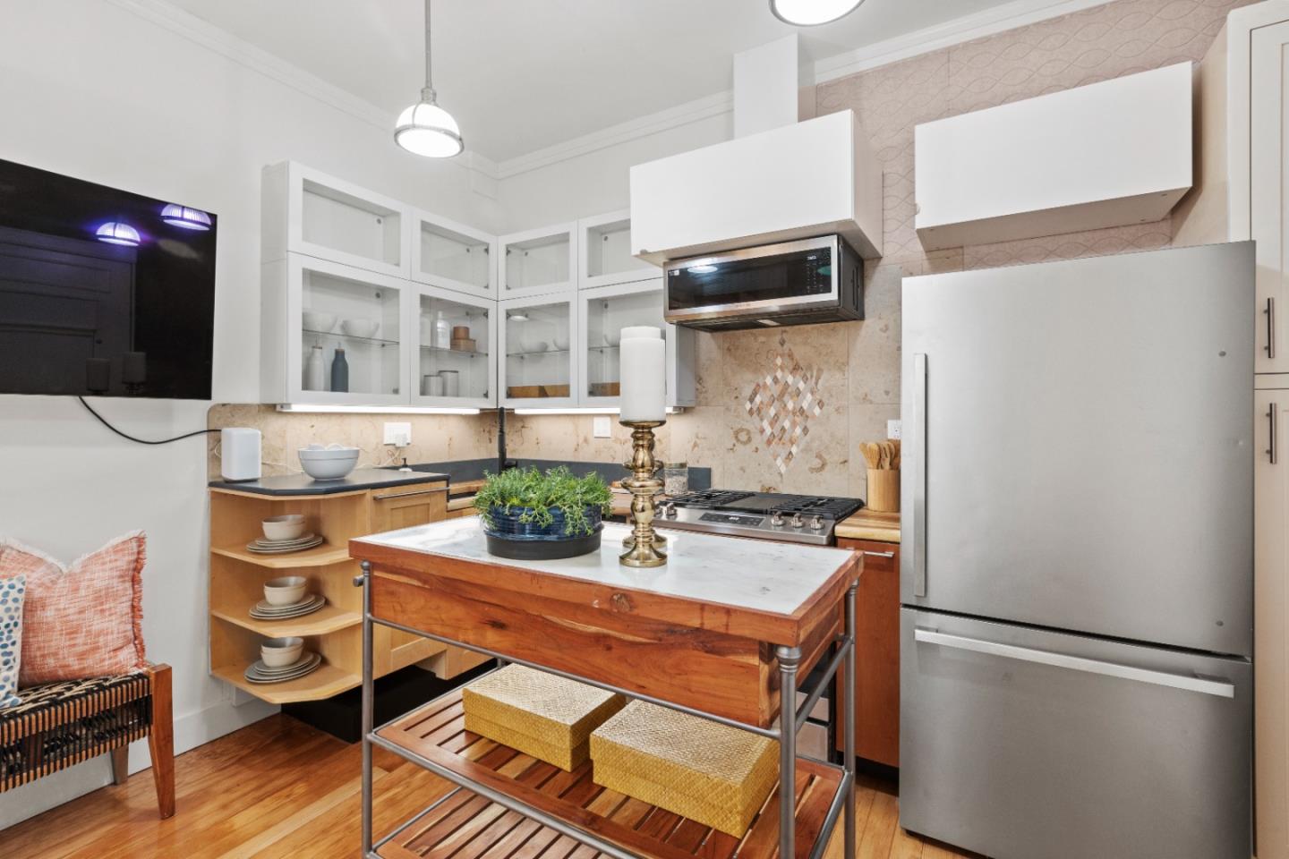 Detail Gallery Image 28 of 36 For 950 Noe St, San Francisco,  CA 94114 - – Beds | – Baths