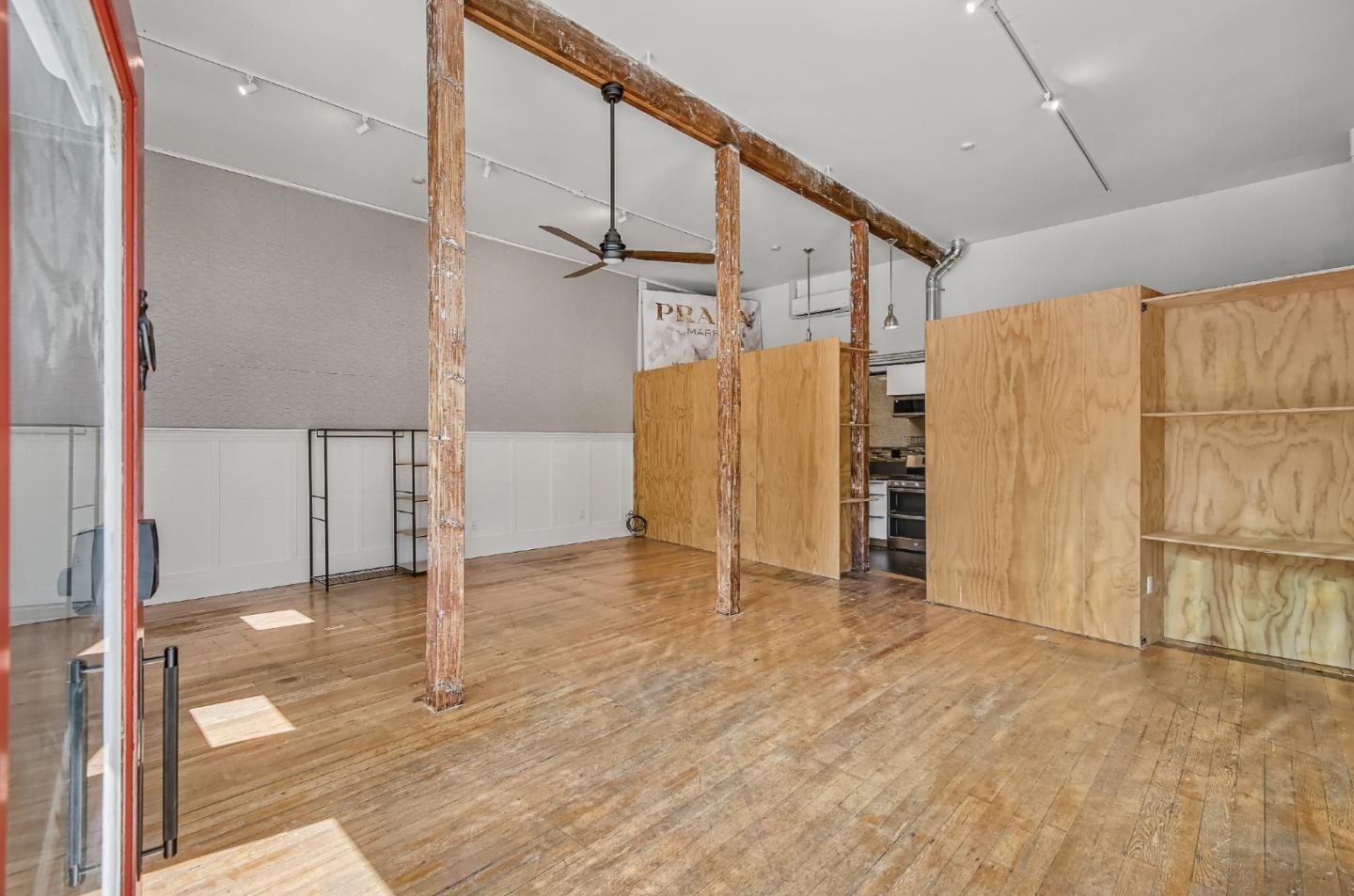 Detail Gallery Image 3 of 14 For 950 Noe St, San Francisco,  CA 94114 - – Beds | – Baths