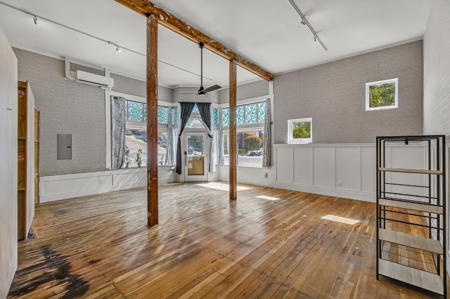 Detail Gallery Image 4 of 14 For 950 Noe St, San Francisco,  CA 94114 - – Beds | – Baths