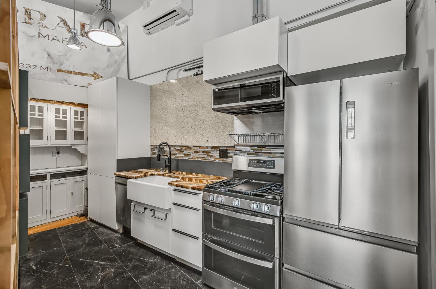 Detail Gallery Image 5 of 14 For 950 Noe St, San Francisco,  CA 94114 - – Beds | – Baths