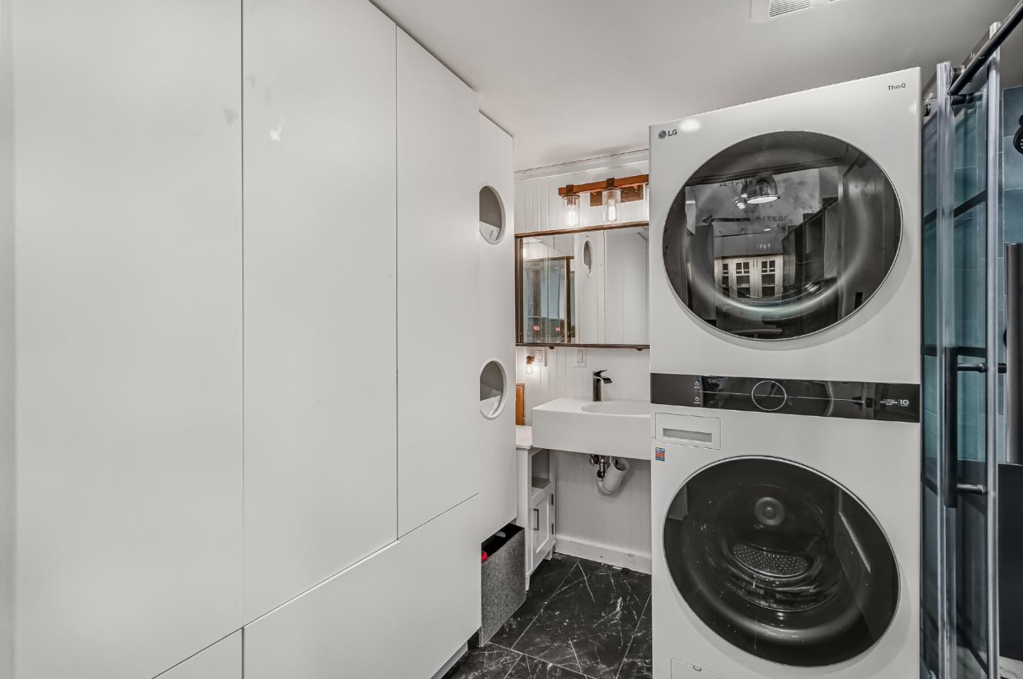 Detail Gallery Image 7 of 14 For 950 Noe St, San Francisco,  CA 94114 - – Beds | – Baths