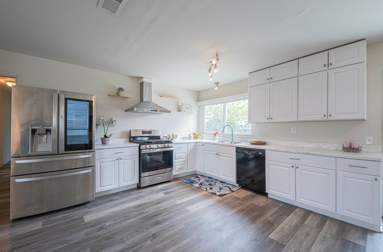 Detail Gallery Image 12 of 34 For 1676 Flores St, Seaside,  CA 93955 - 4 Beds | 2 Baths