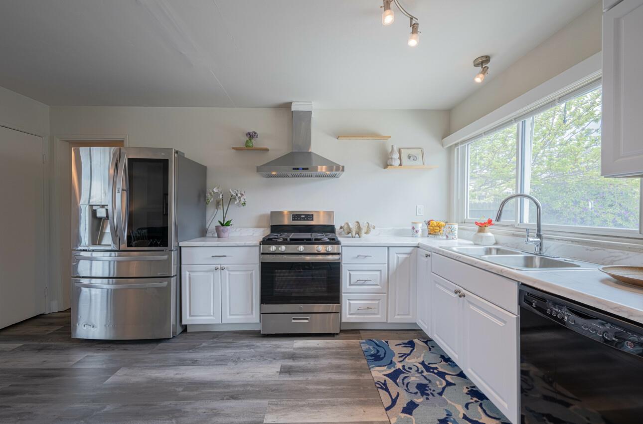 Detail Gallery Image 13 of 34 For 1676 Flores St, Seaside,  CA 93955 - 4 Beds | 2 Baths
