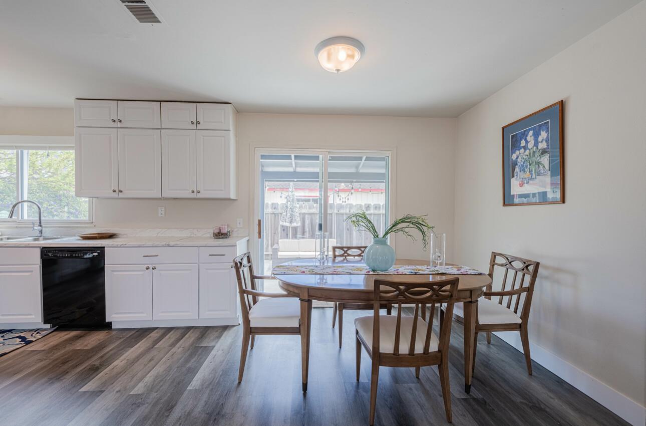 Detail Gallery Image 9 of 34 For 1676 Flores St, Seaside,  CA 93955 - 4 Beds | 2 Baths