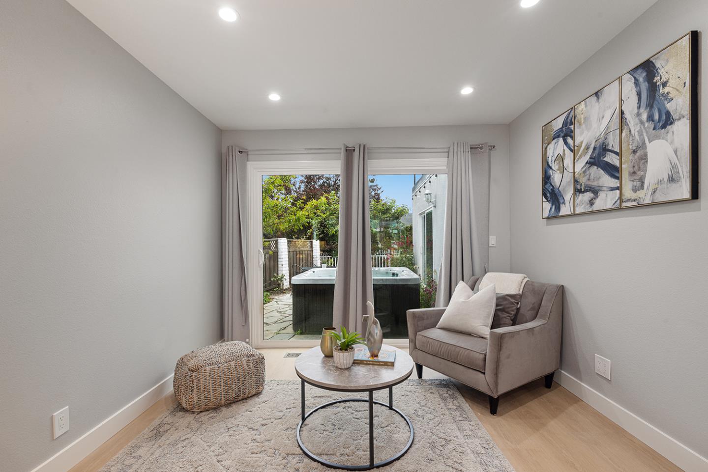 Detail Gallery Image 13 of 71 For 1001 Everglades Dr, Pacifica,  CA 94044 - 6 Beds | 3 Baths