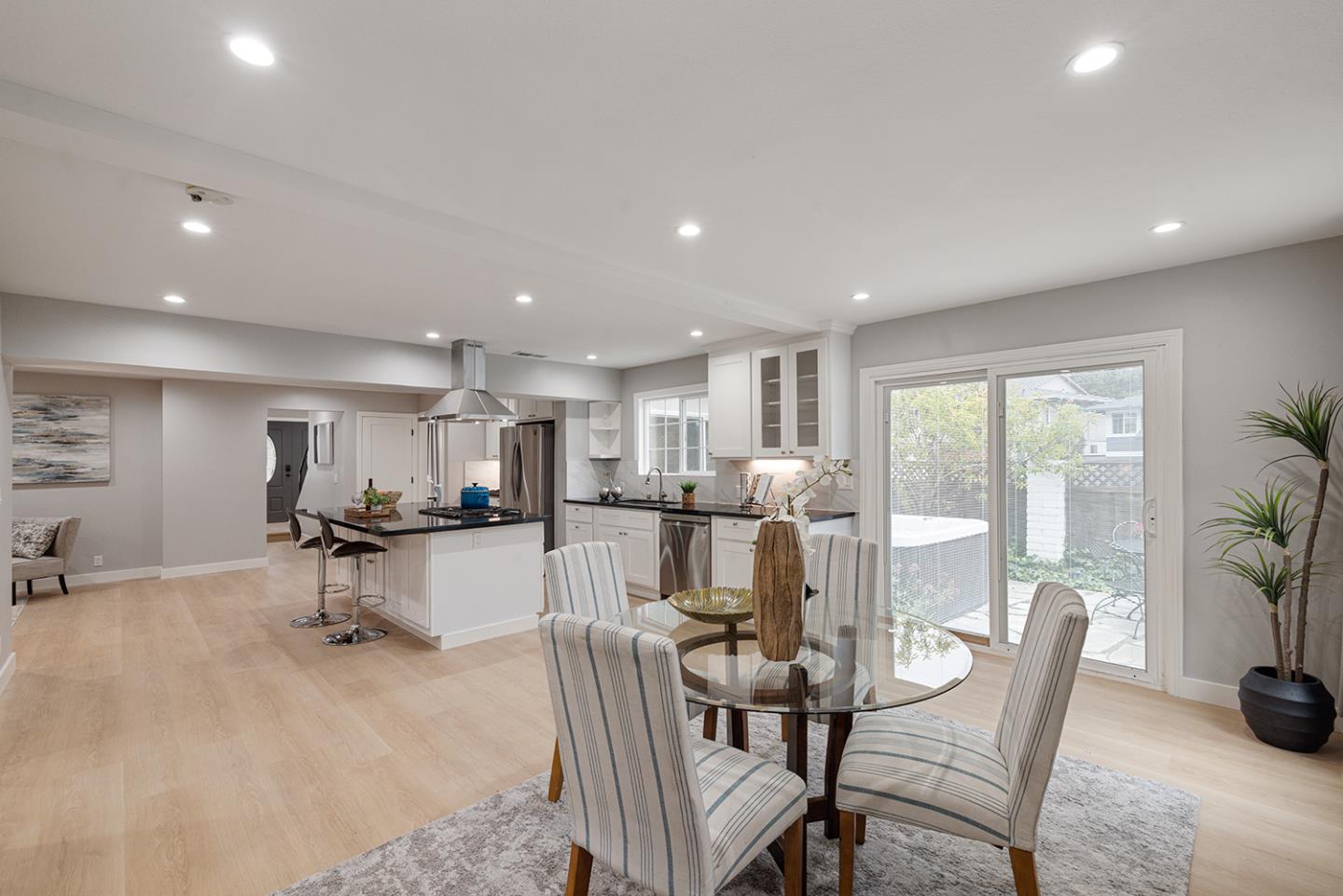 Detail Gallery Image 24 of 71 For 1001 Everglades Dr, Pacifica,  CA 94044 - 6 Beds | 3 Baths