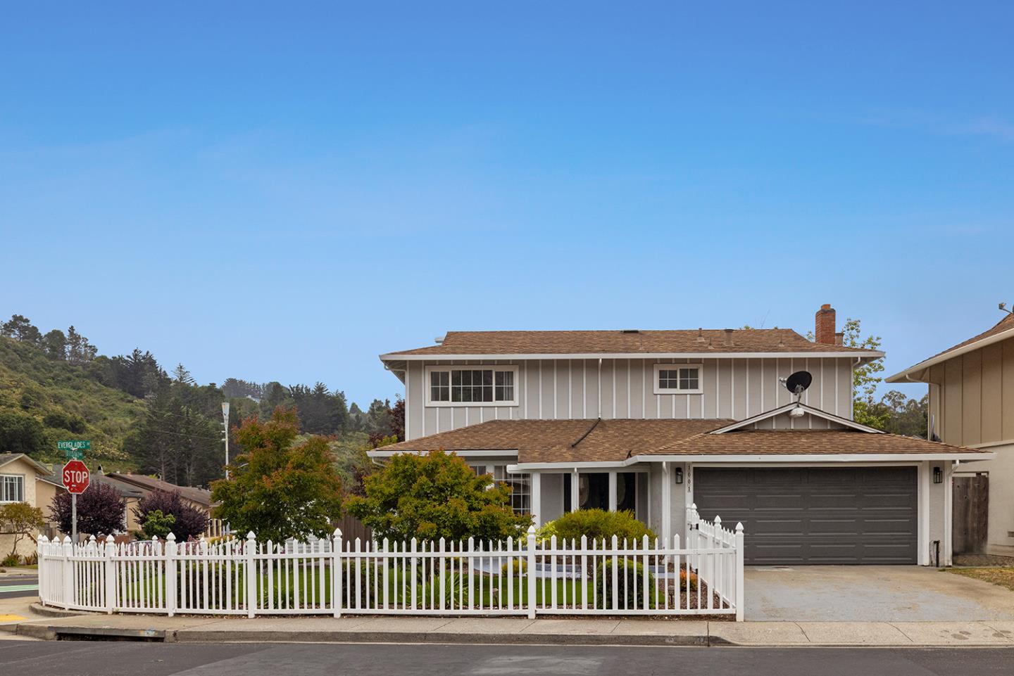 Detail Gallery Image 3 of 71 For 1001 Everglades Dr, Pacifica,  CA 94044 - 6 Beds | 3 Baths