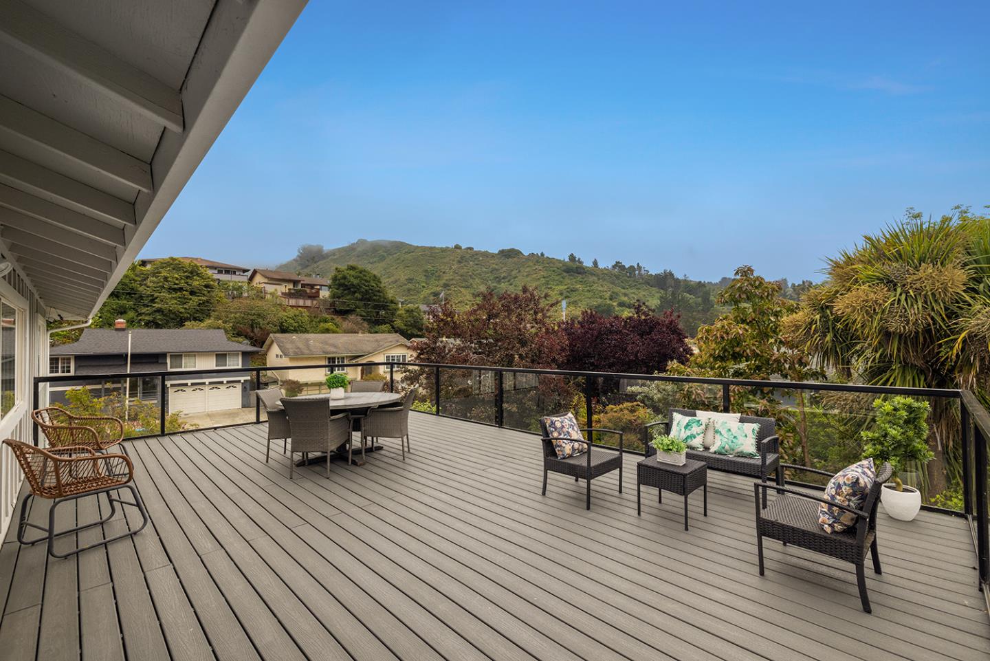Detail Gallery Image 36 of 71 For 1001 Everglades Dr, Pacifica,  CA 94044 - 6 Beds | 3 Baths