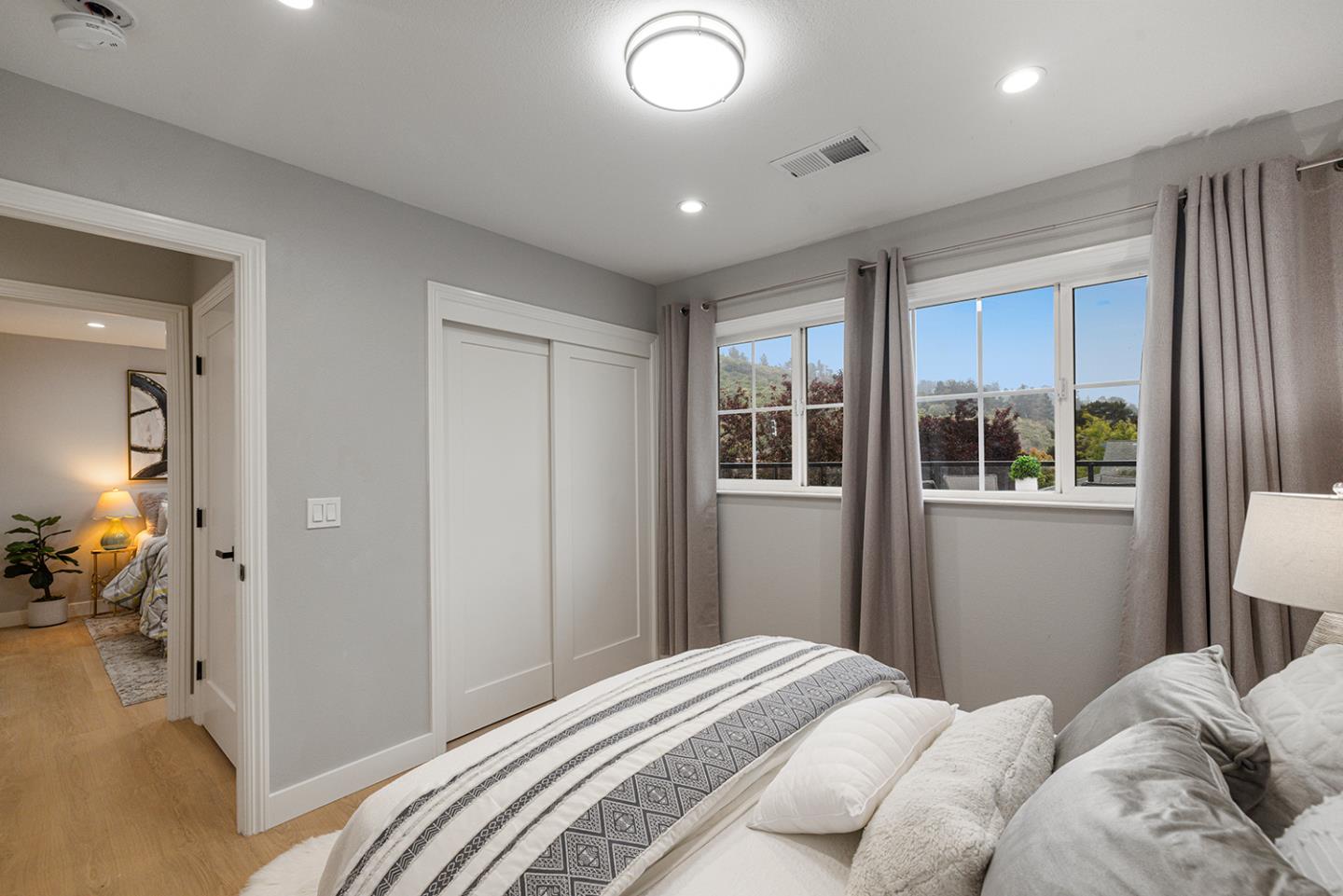 Detail Gallery Image 46 of 71 For 1001 Everglades Dr, Pacifica,  CA 94044 - 6 Beds | 3 Baths
