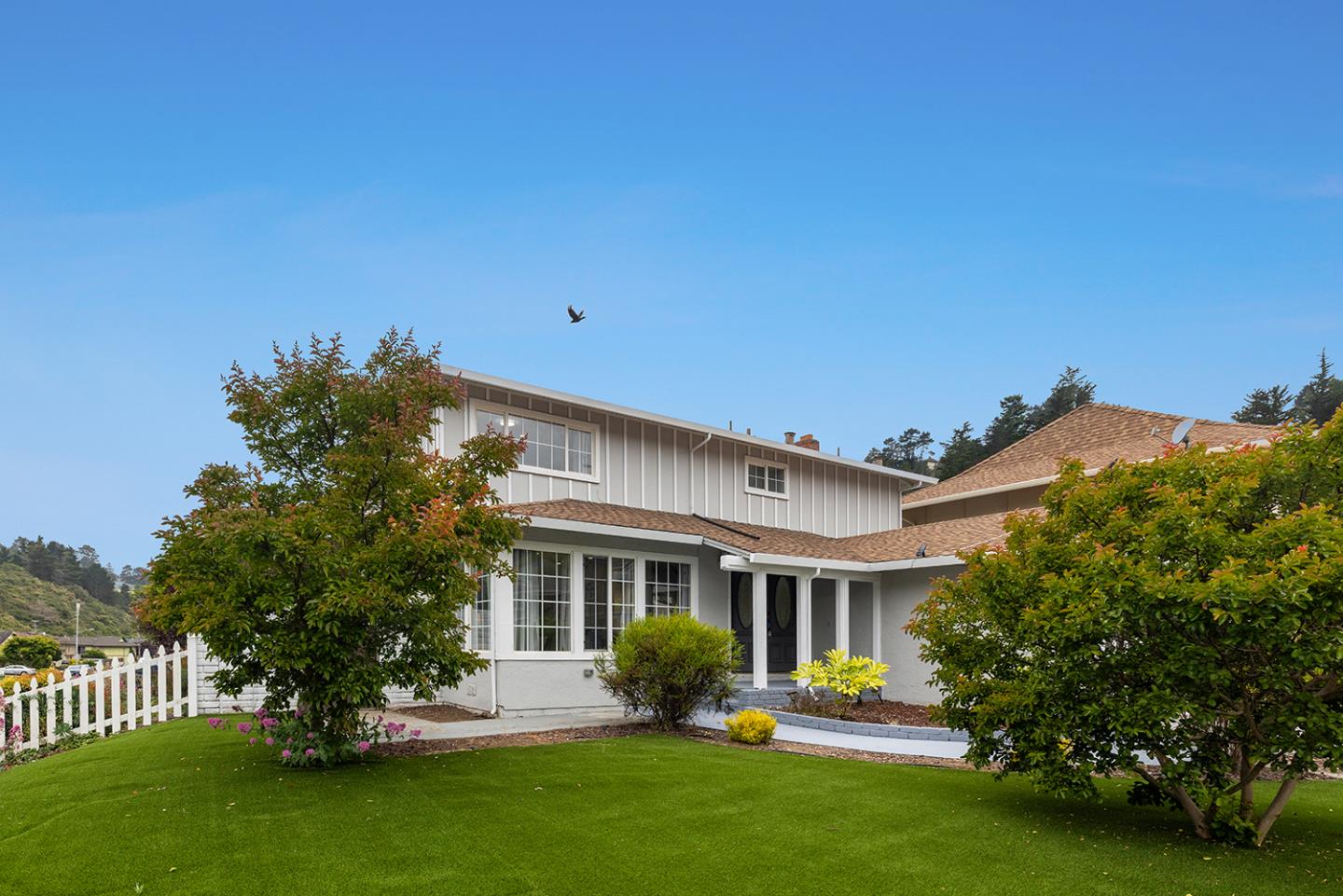 Detail Gallery Image 5 of 71 For 1001 Everglades Dr, Pacifica,  CA 94044 - 6 Beds | 3 Baths