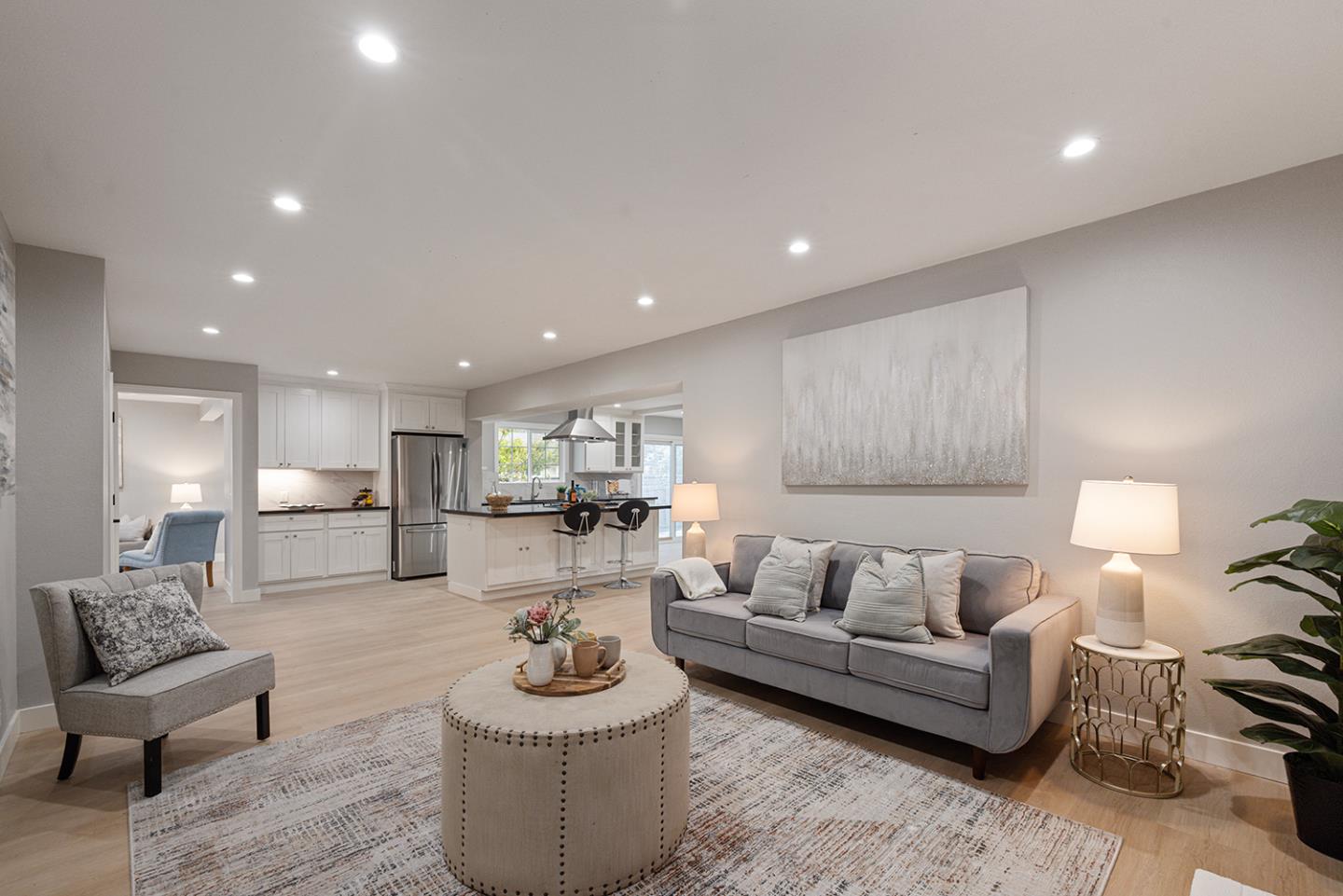 Detail Gallery Image 8 of 71 For 1001 Everglades Dr, Pacifica,  CA 94044 - 6 Beds | 3 Baths