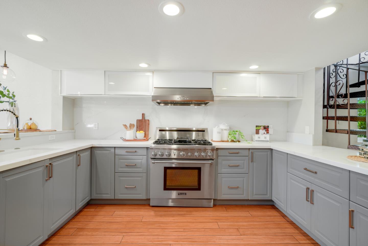 Detail Gallery Image 11 of 42 For 2238 Lincoln St, East Palo Alto,  CA 94303 - 4 Beds | 2/1 Baths