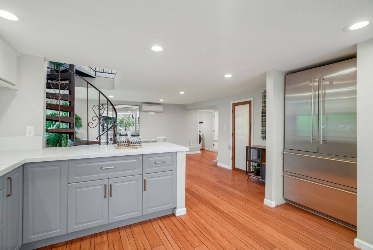 Detail Gallery Image 12 of 42 For 2238 Lincoln St, East Palo Alto,  CA 94303 - 4 Beds | 2/1 Baths