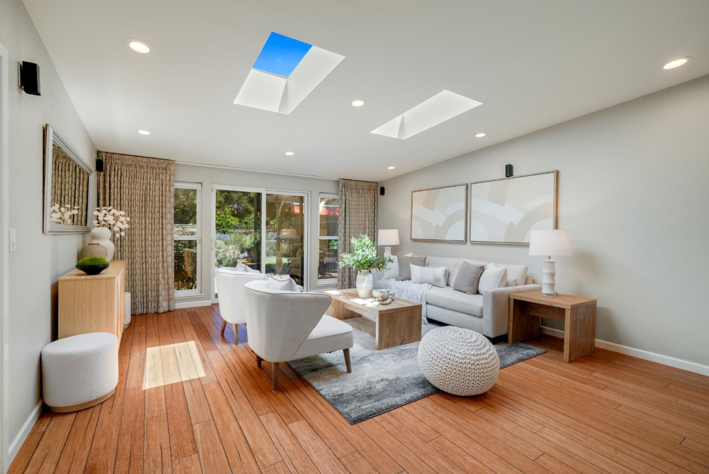 Detail Gallery Image 14 of 42 For 2238 Lincoln St, East Palo Alto,  CA 94303 - 4 Beds | 2/1 Baths