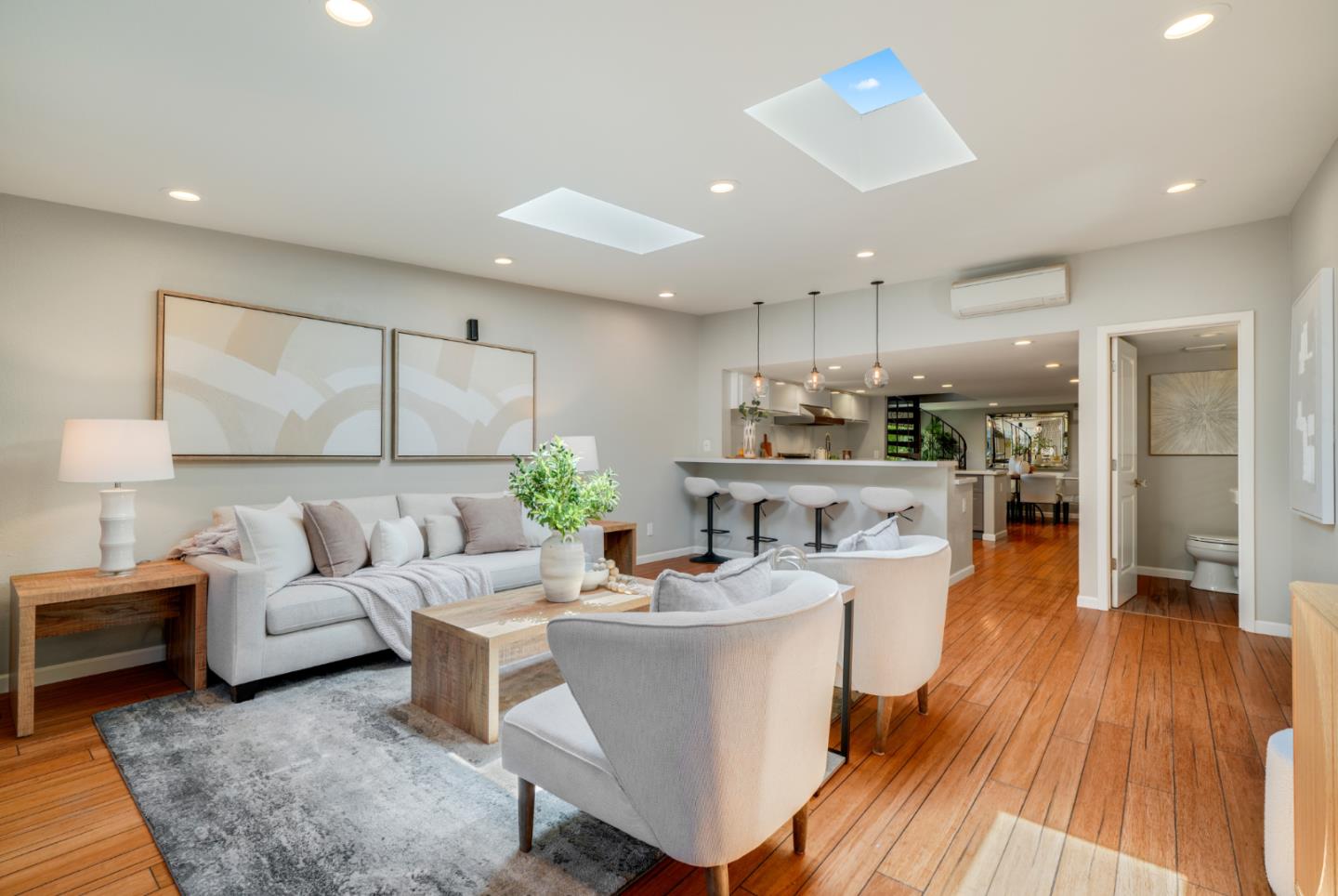 Detail Gallery Image 16 of 42 For 2238 Lincoln St, East Palo Alto,  CA 94303 - 4 Beds | 2/1 Baths