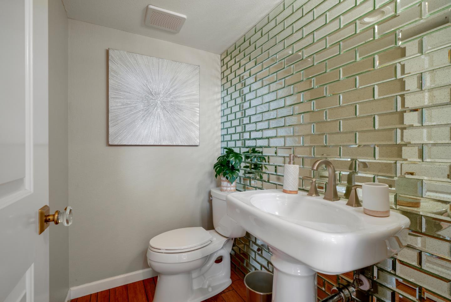 Detail Gallery Image 17 of 42 For 2238 Lincoln St, East Palo Alto,  CA 94303 - 4 Beds | 2/1 Baths