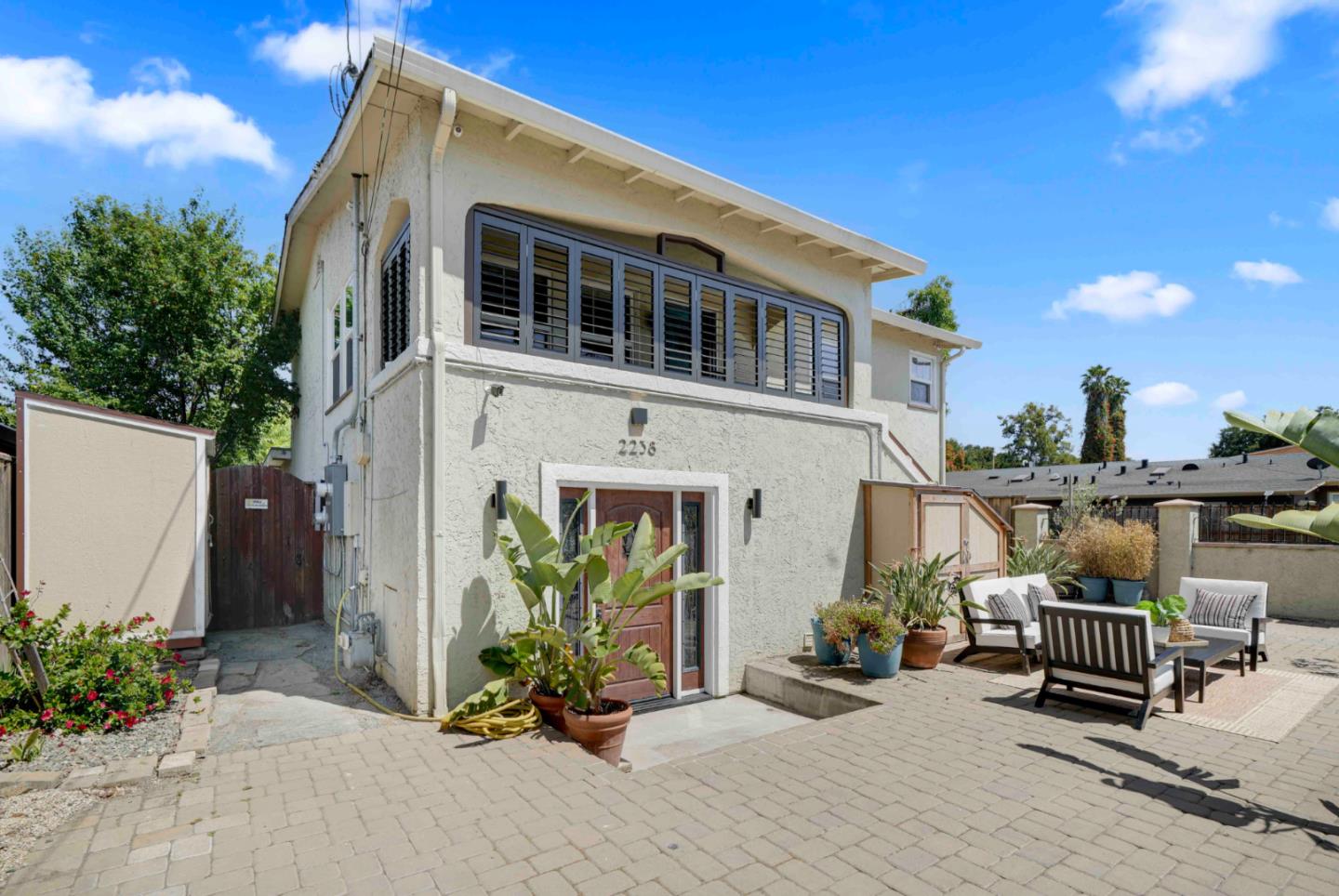 Detail Gallery Image 2 of 42 For 2238 Lincoln St, East Palo Alto,  CA 94303 - 4 Beds | 2/1 Baths