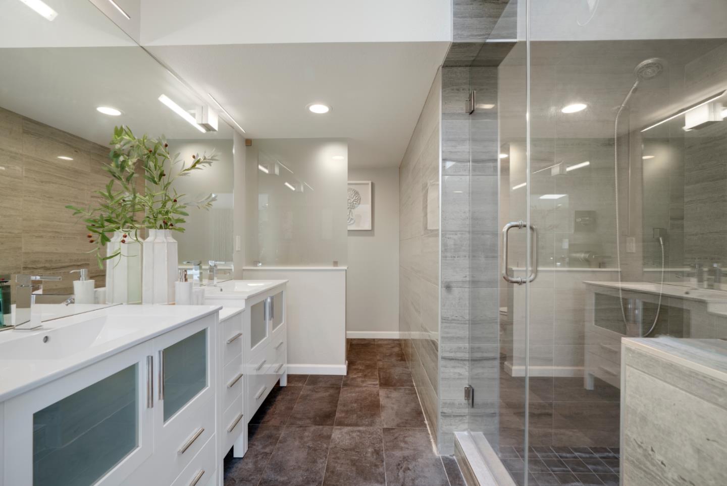 Detail Gallery Image 20 of 42 For 2238 Lincoln St, East Palo Alto,  CA 94303 - 4 Beds | 2/1 Baths