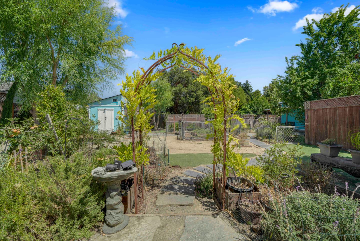 Detail Gallery Image 33 of 42 For 2238 Lincoln St, East Palo Alto,  CA 94303 - 4 Beds | 2/1 Baths