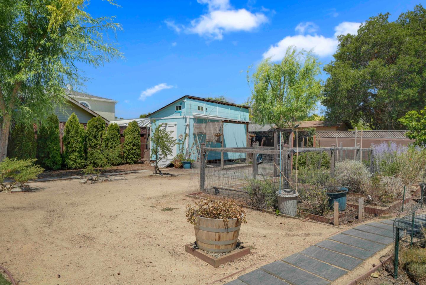 Detail Gallery Image 34 of 42 For 2238 Lincoln St, East Palo Alto,  CA 94303 - 4 Beds | 2/1 Baths