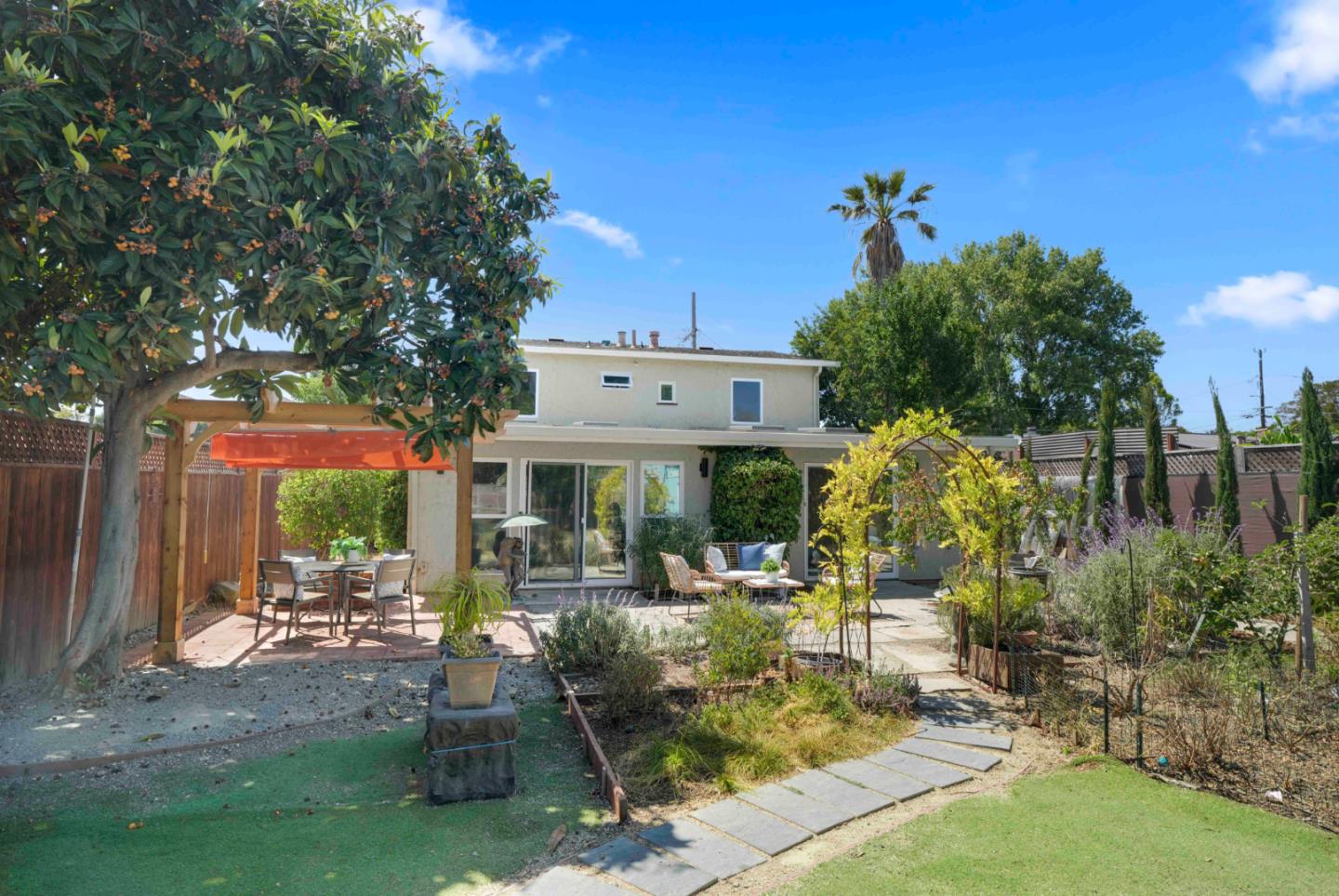 Detail Gallery Image 35 of 42 For 2238 Lincoln St, East Palo Alto,  CA 94303 - 4 Beds | 2/1 Baths