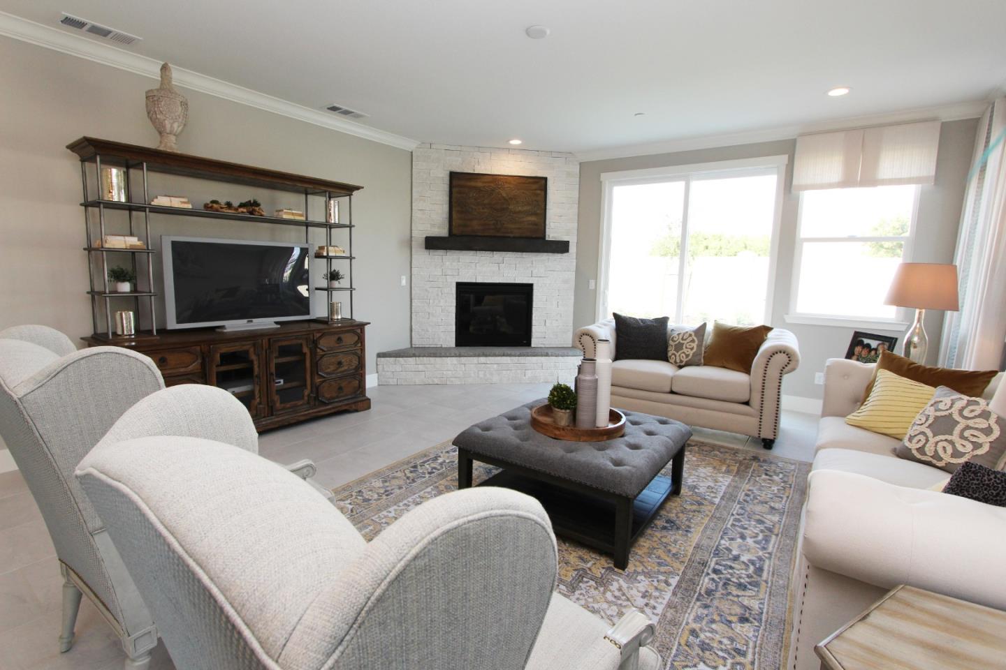 Detail Gallery Image 1 of 19 For 1212 Gypsum Dr #2-3,  Los Banos,  CA 93635 - 4 Beds | 2 Baths