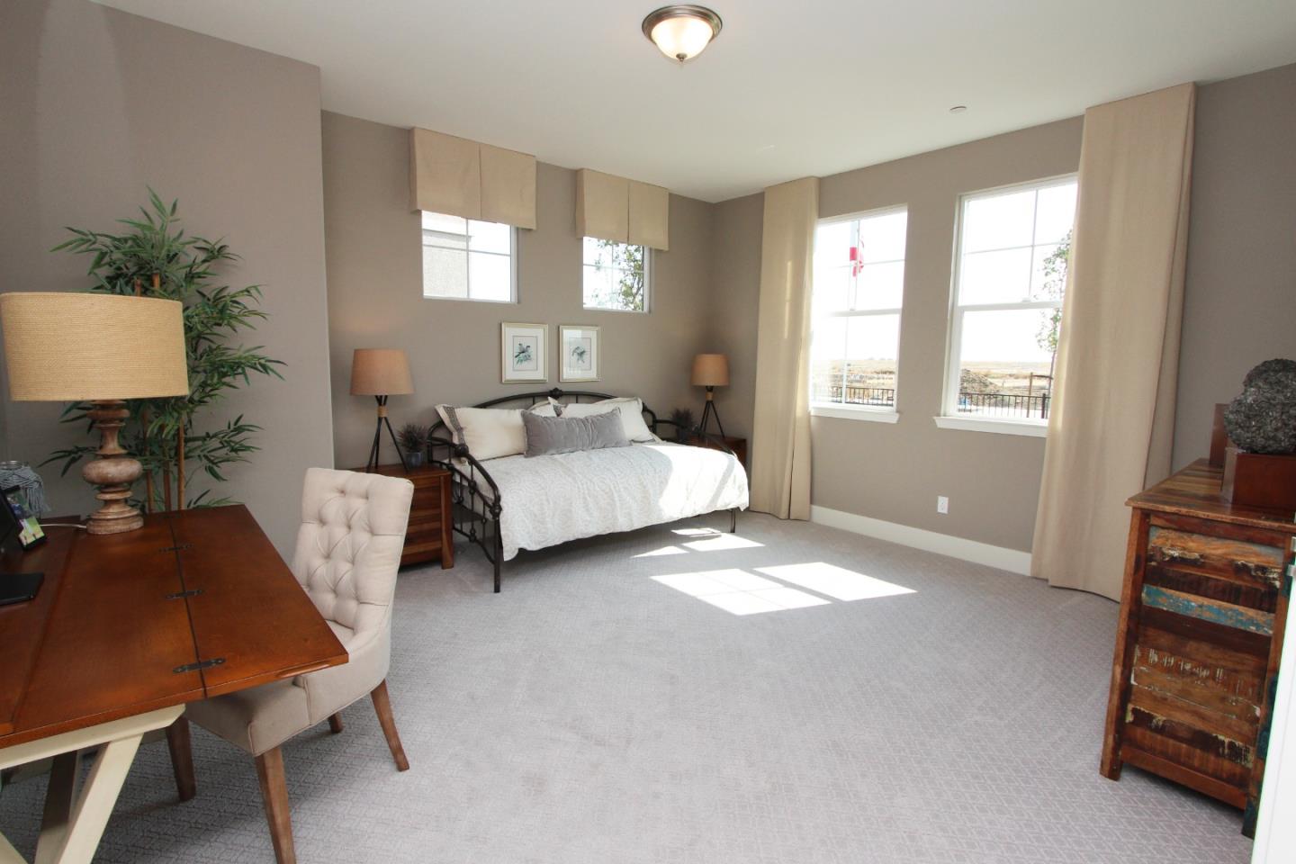 Detail Gallery Image 4 of 19 For 1212 Gypsum Dr #2-3,  Los Banos,  CA 93635 - 4 Beds | 2 Baths