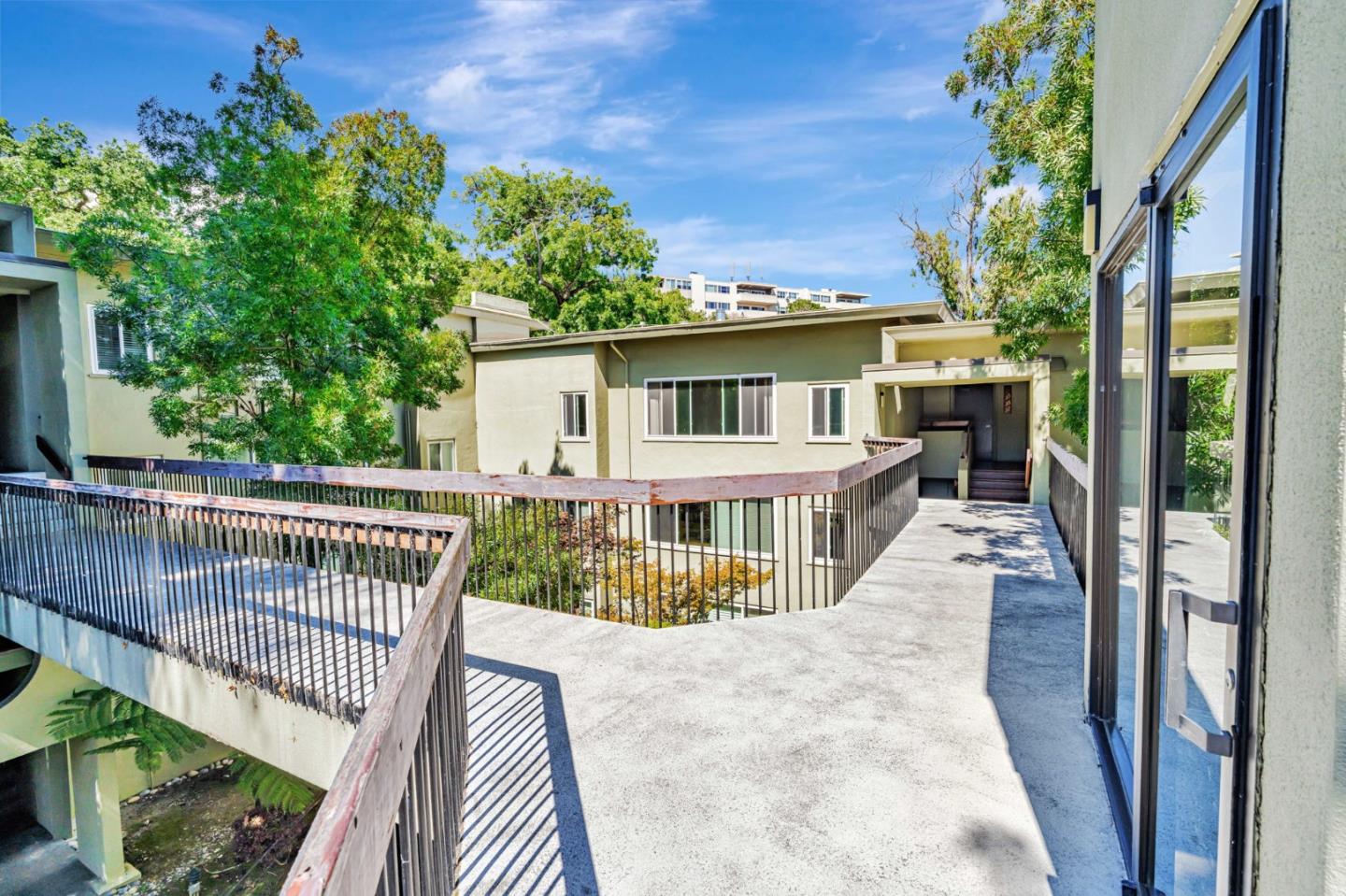 Detail Gallery Image 5 of 41 For 177 N El Camino Real #34,  San Mateo,  CA 94401 - 1 Beds | 1 Baths