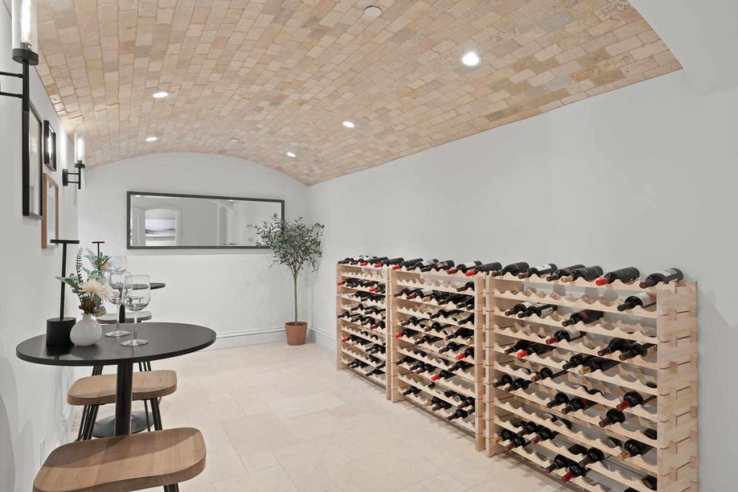 Detail Gallery Image 18 of 23 For 414 Pinehill Rd, Hillsborough,  CA 94010 - 5 Beds | 4/2 Baths