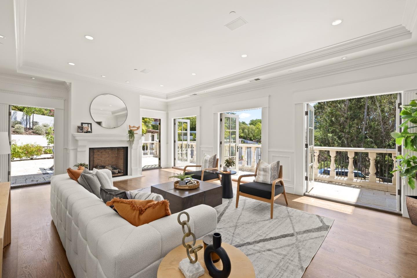 Detail Gallery Image 3 of 23 For 414 Pinehill Rd, Hillsborough,  CA 94010 - 5 Beds | 4/2 Baths