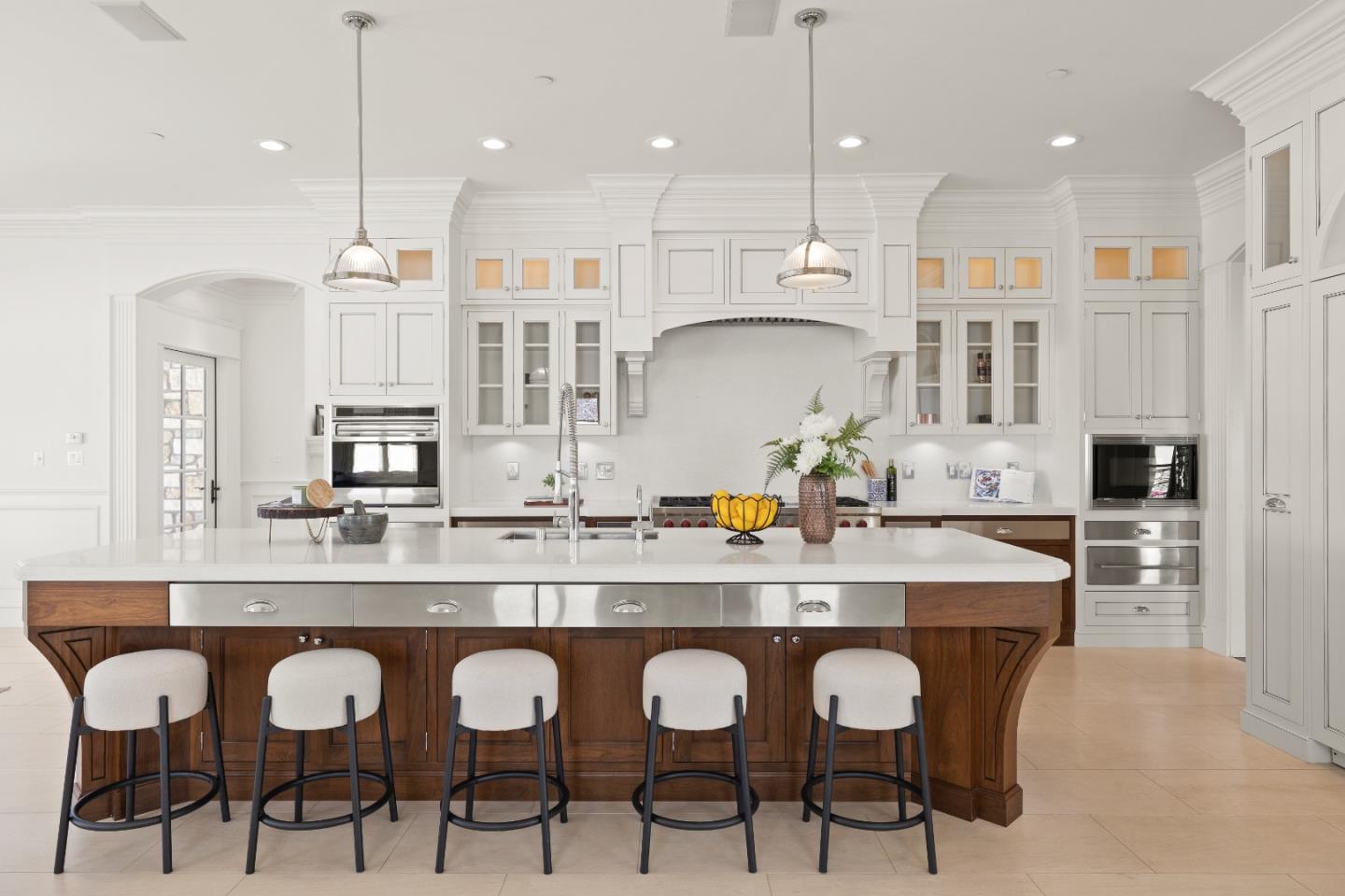 Detail Gallery Image 6 of 23 For 414 Pinehill Rd, Hillsborough,  CA 94010 - 5 Beds | 4/2 Baths
