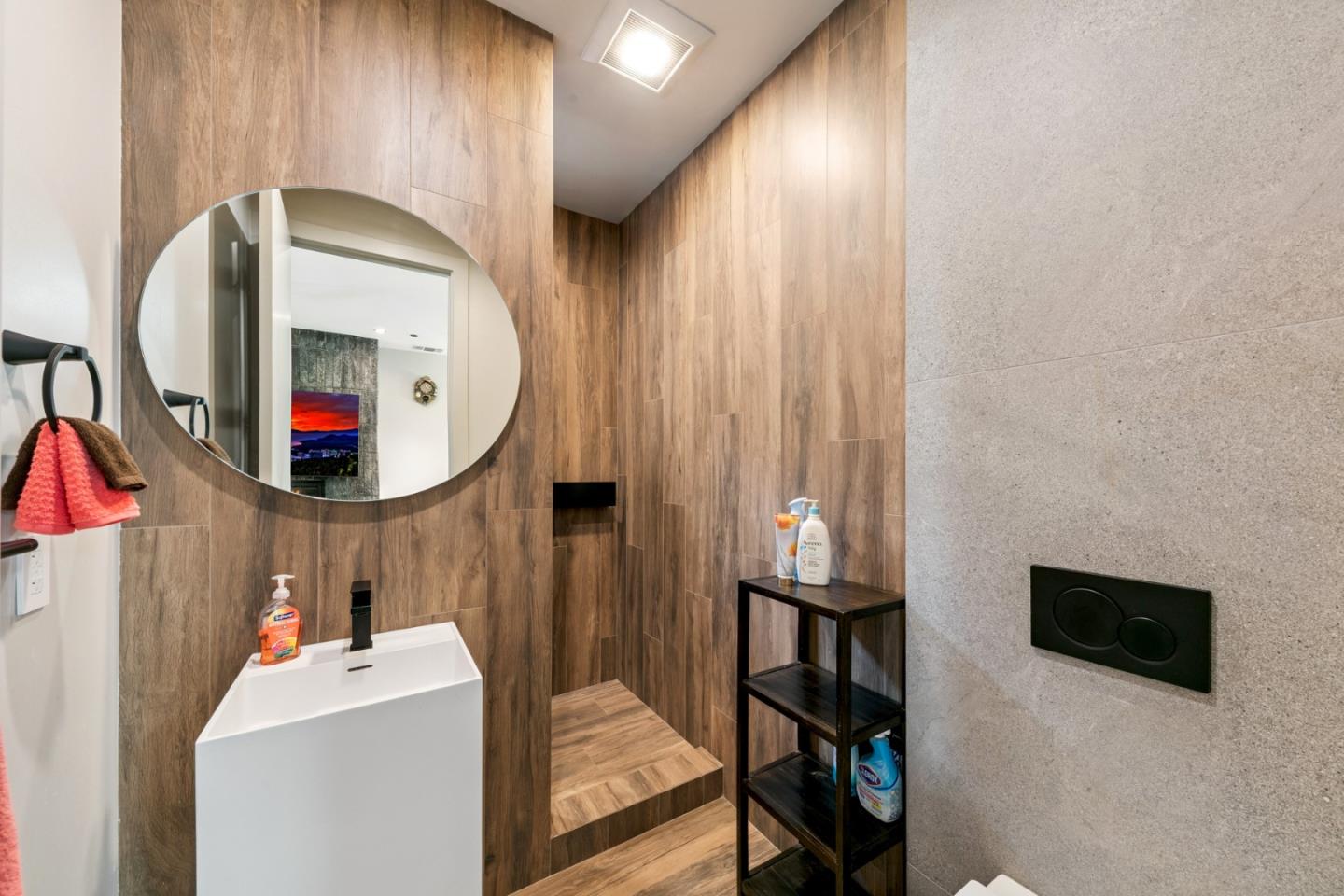 Detail Gallery Image 15 of 26 For 1169 Stockton Ave, South Lake Tahoe,  CA 96150 - 3 Beds | 2 Baths
