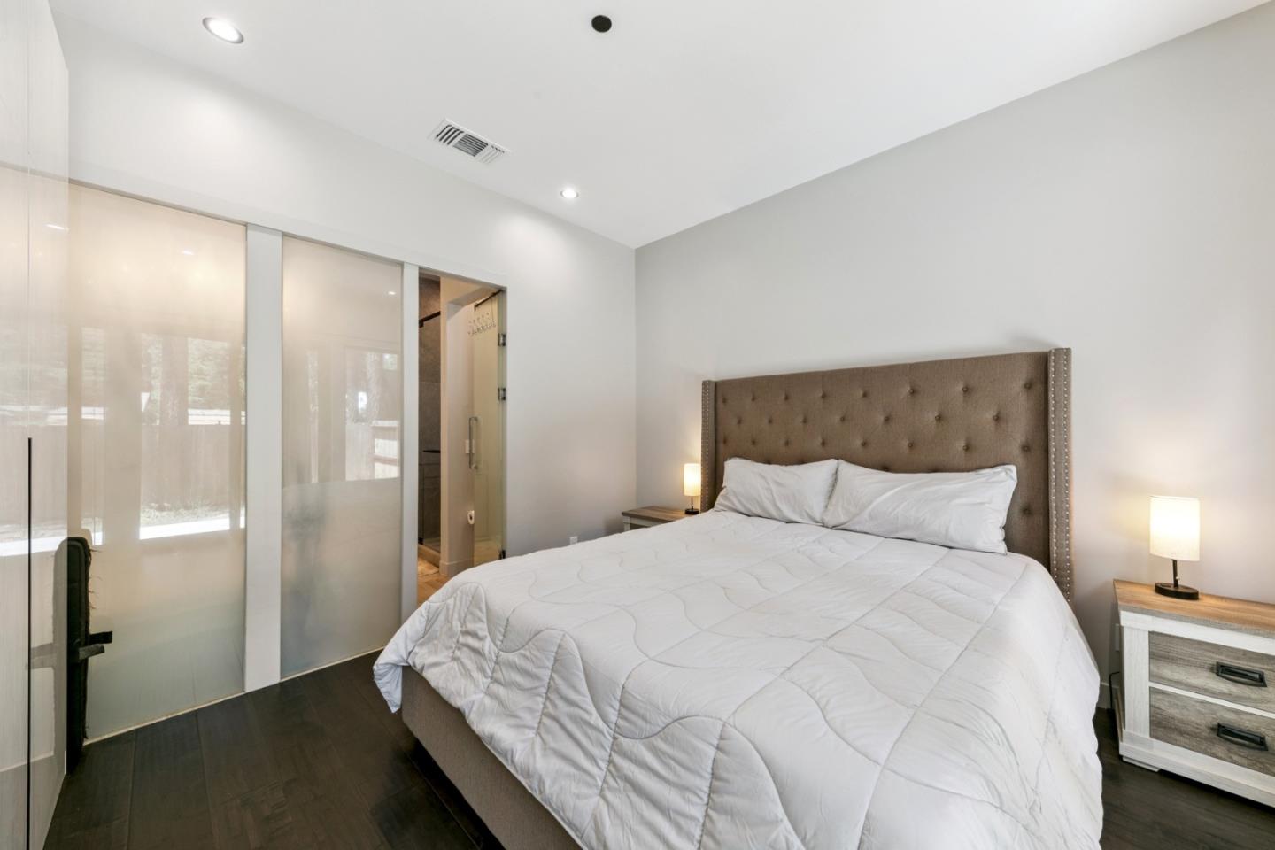 Detail Gallery Image 17 of 26 For 1169 Stockton Ave, South Lake Tahoe,  CA 96150 - 3 Beds | 2 Baths