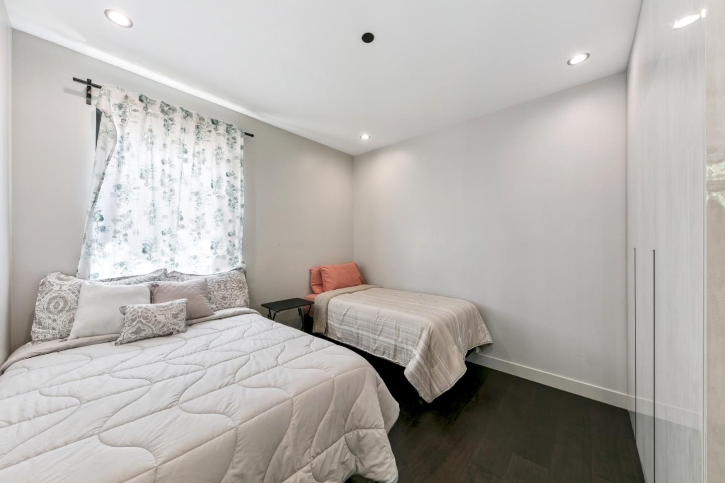 Detail Gallery Image 19 of 26 For 1169 Stockton Ave, South Lake Tahoe,  CA 96150 - 3 Beds | 2 Baths