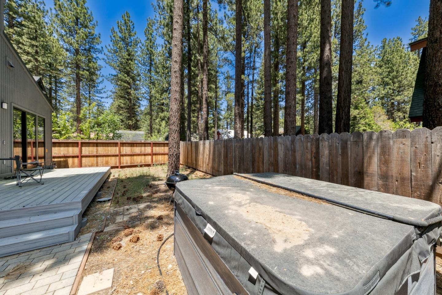 Detail Gallery Image 24 of 26 For 1169 Stockton Ave, South Lake Tahoe,  CA 96150 - 3 Beds | 2 Baths