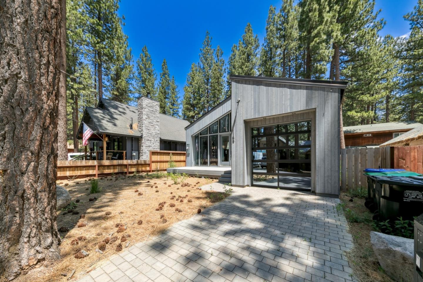 Detail Gallery Image 25 of 26 For 1169 Stockton Ave, South Lake Tahoe,  CA 96150 - 3 Beds | 2 Baths
