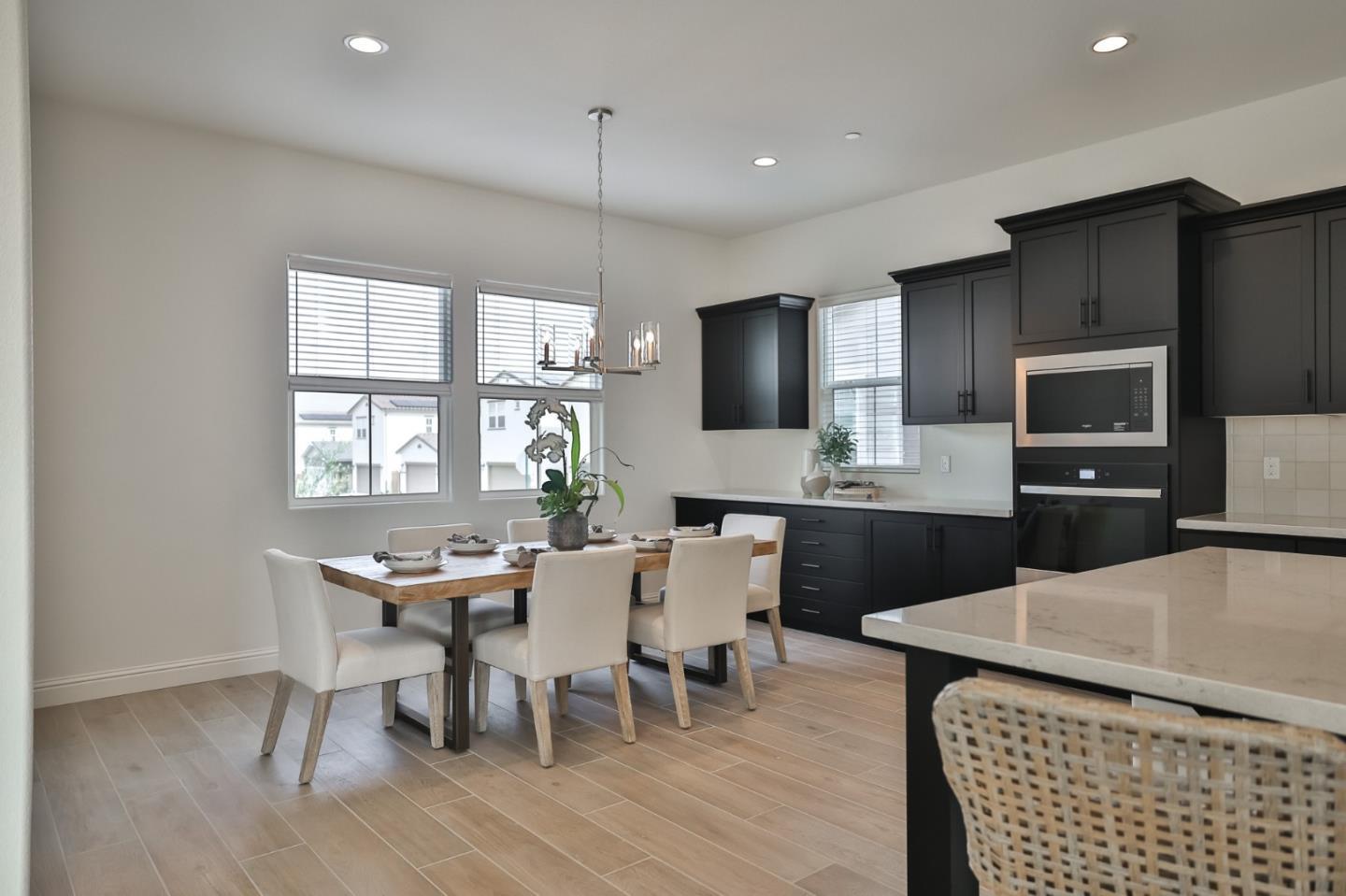 Detail Gallery Image 13 of 26 For 592 Santa Lucia Way, Marina,  CA 93933 - 3 Beds | 2/1 Baths