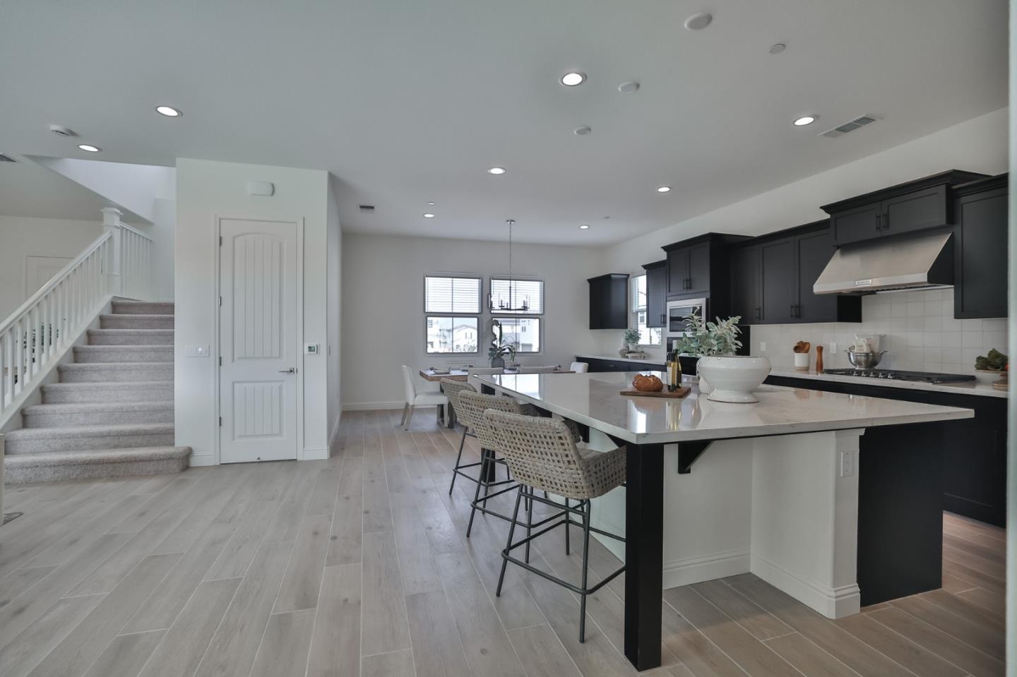 Detail Gallery Image 15 of 26 For 592 Santa Lucia Way, Marina,  CA 93933 - 3 Beds | 2/1 Baths