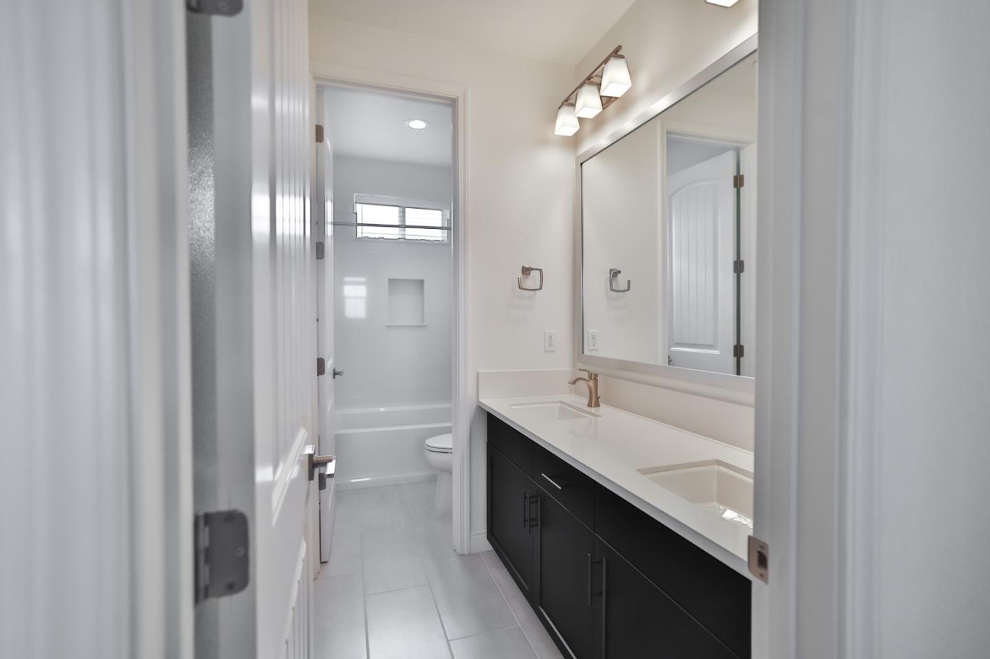 Detail Gallery Image 16 of 26 For 592 Santa Lucia Way, Marina,  CA 93933 - 3 Beds | 2/1 Baths