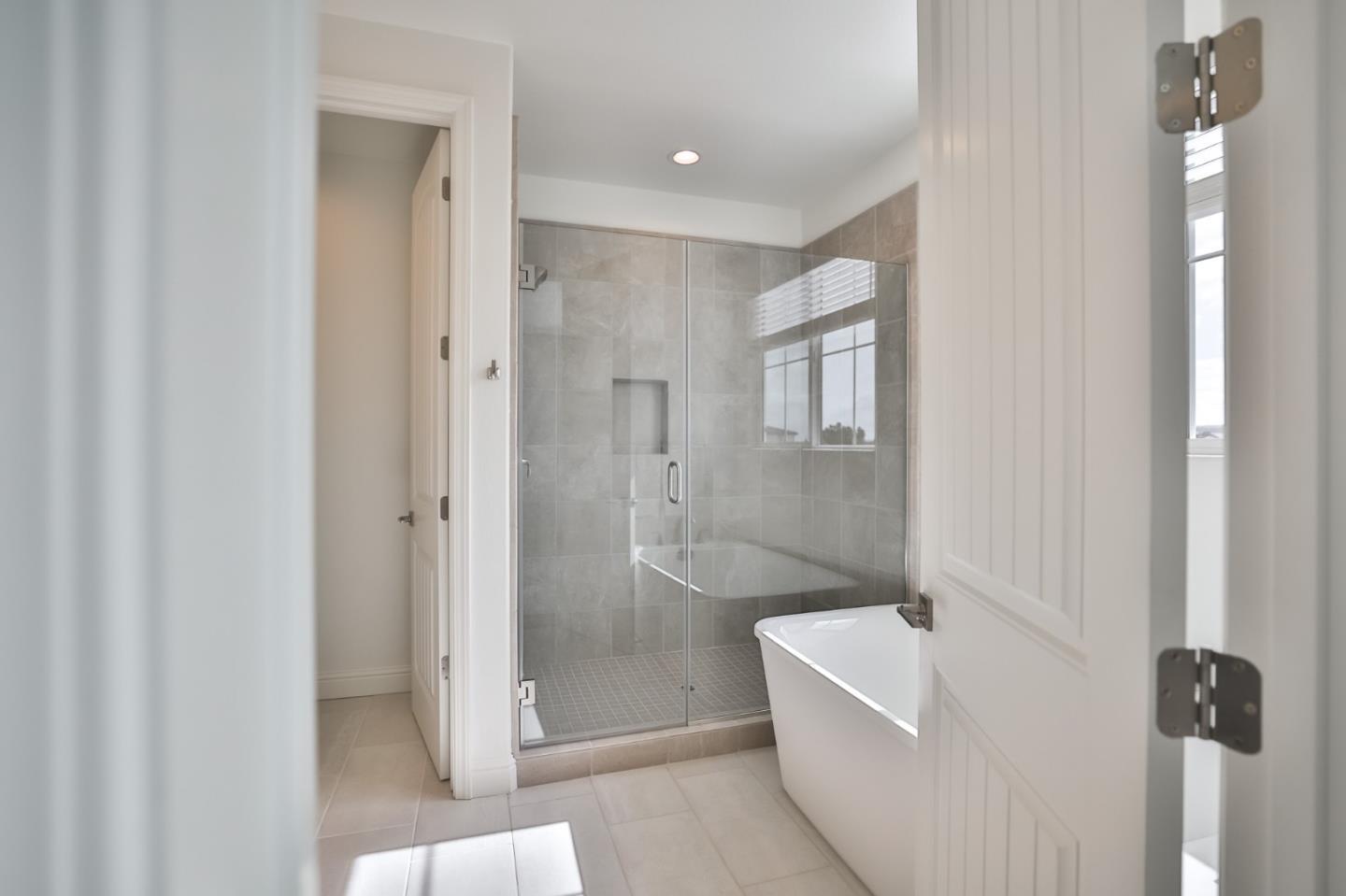 Detail Gallery Image 21 of 26 For 592 Santa Lucia Way, Marina,  CA 93933 - 3 Beds | 2/1 Baths