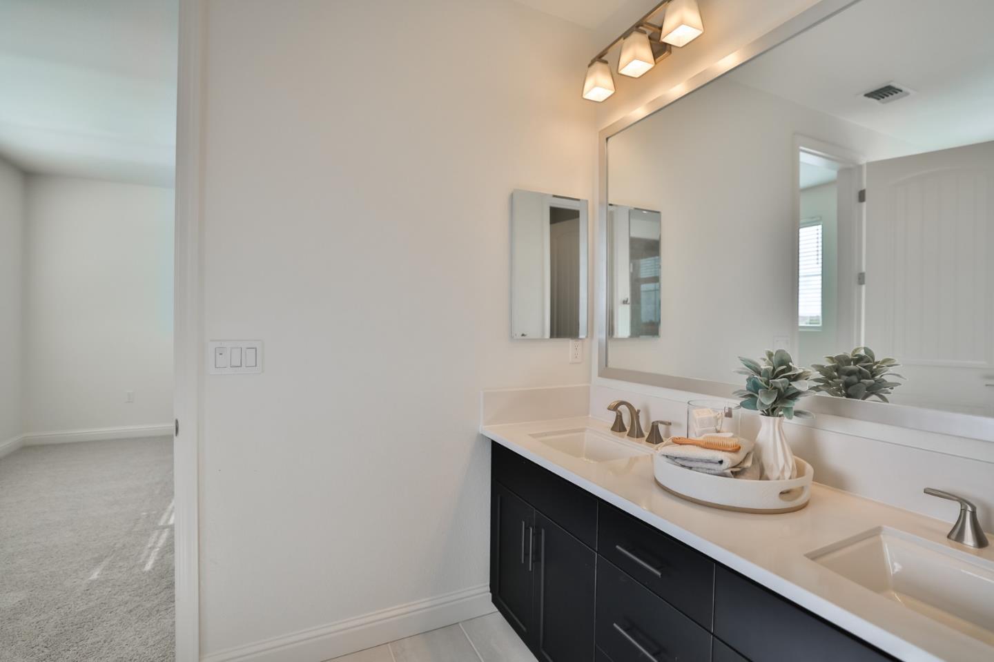Detail Gallery Image 22 of 26 For 592 Santa Lucia Way, Marina,  CA 93933 - 3 Beds | 2/1 Baths