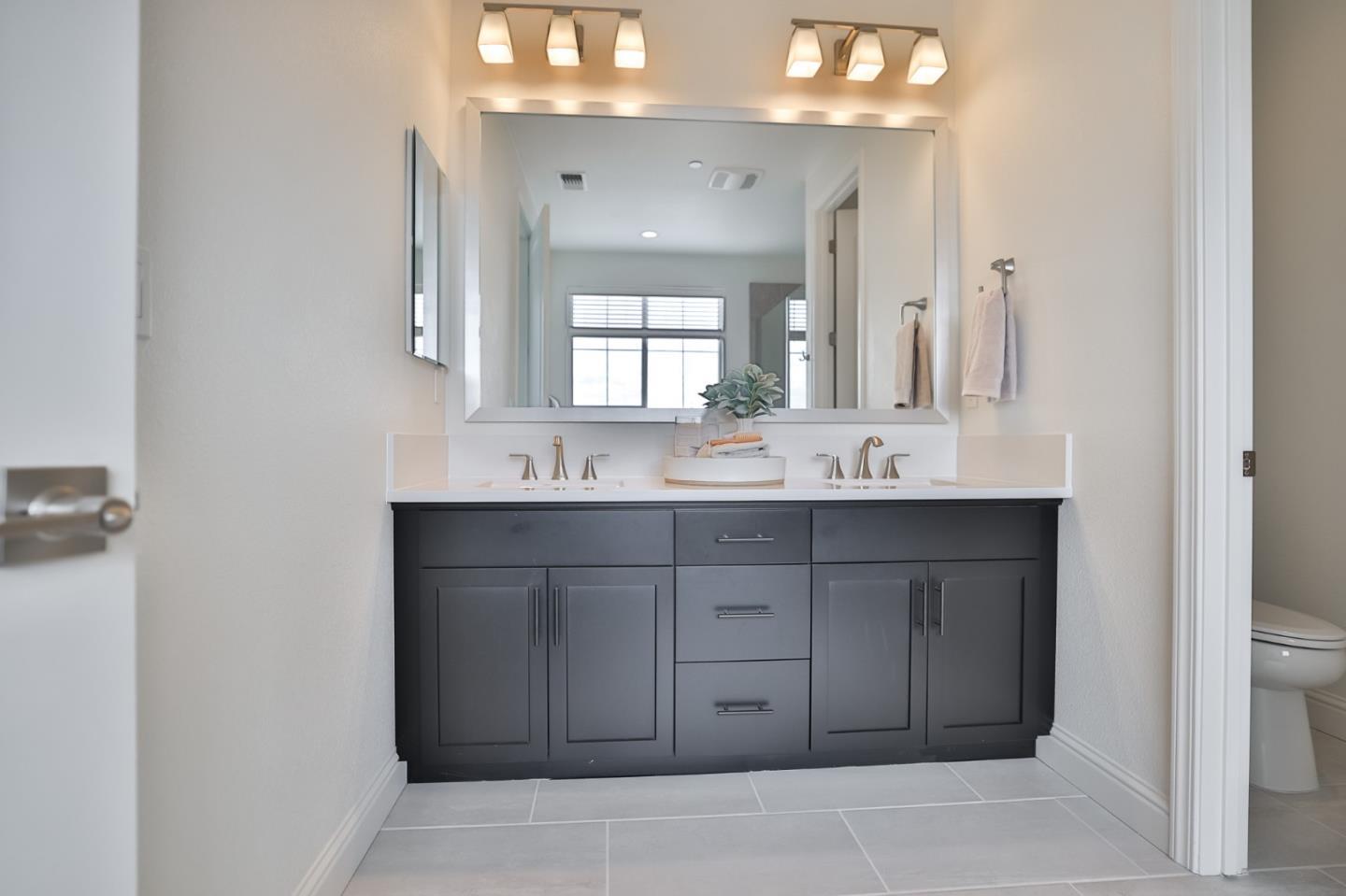 Detail Gallery Image 23 of 26 For 592 Santa Lucia Way, Marina,  CA 93933 - 3 Beds | 2/1 Baths