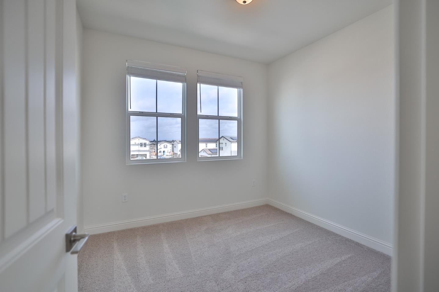 Detail Gallery Image 24 of 26 For 592 Santa Lucia Way, Marina,  CA 93933 - 3 Beds | 2/1 Baths