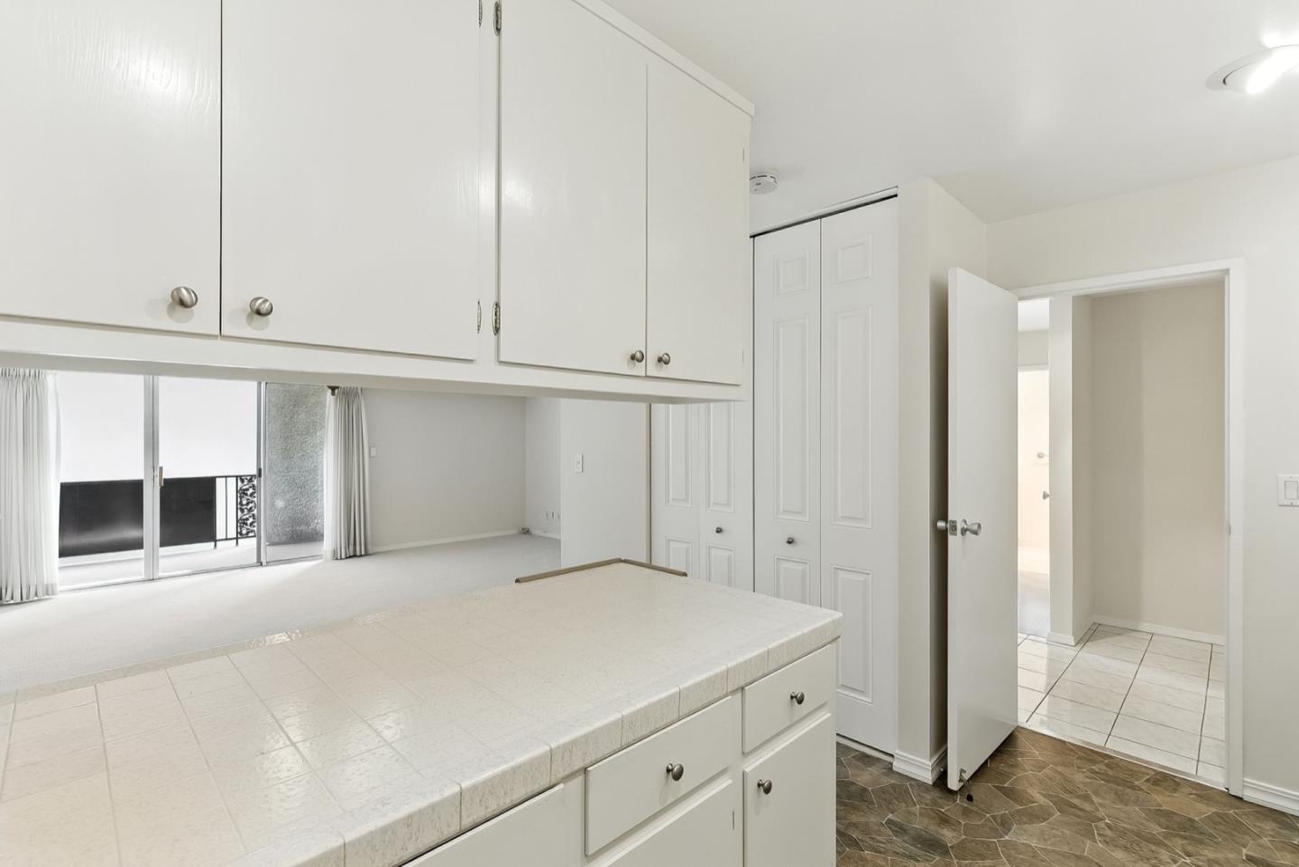 Detail Gallery Image 11 of 32 For 728 Elm St #205,  San Carlos,  CA 94070 - 2 Beds | 2 Baths