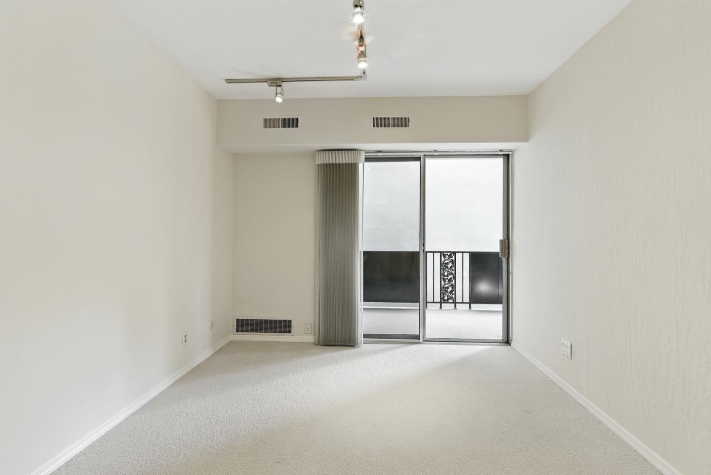 Detail Gallery Image 16 of 32 For 728 Elm St #205,  San Carlos,  CA 94070 - 2 Beds | 2 Baths