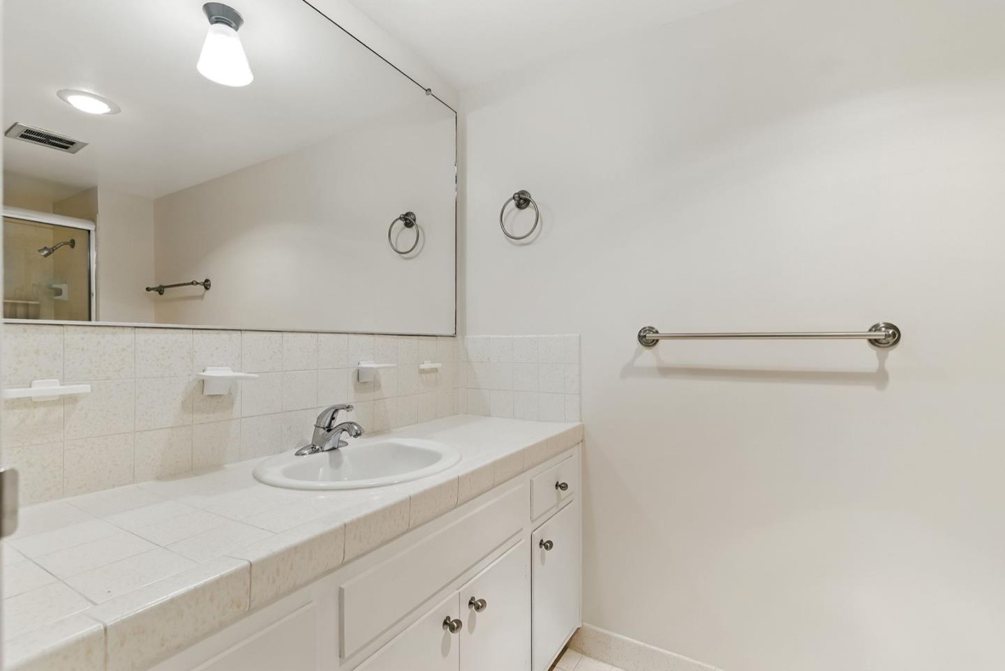 Detail Gallery Image 19 of 32 For 728 Elm St #205,  San Carlos,  CA 94070 - 2 Beds | 2 Baths
